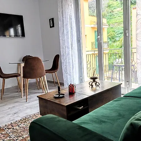 Mungi Bay, Flat With Sea View Roof Terrace * Джардини-Наксос