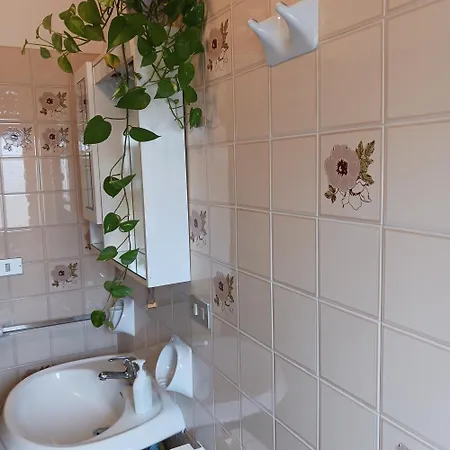 Апартаменты Mungi Bay, Flat With Sea View Roof Terrace *