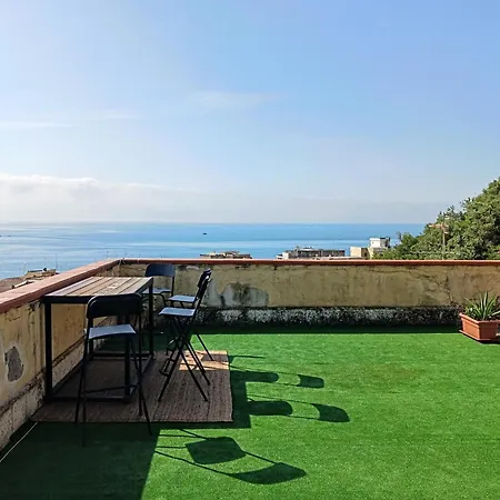 Mungi Bay, Flat With Sea View Roof Terrace Джардини-Наксос