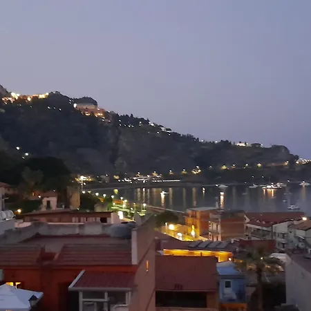 Mungi Bay, Flat With Sea View Roof Terrace Апартаменты *