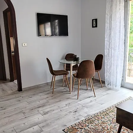 Апартаменты Mungi Bay, Flat With Sea View Roof Terrace *